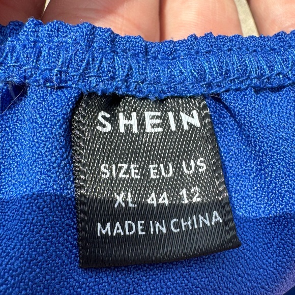 Bright blue scalloped edge romper / XL / Excellent condition - Picture 10 of 12